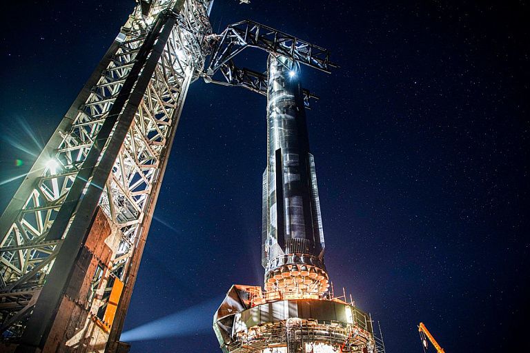SpaceX готовит к старту новую гигантскую ракету Starship Super Heavy SpaceX готовит к старту новую гигантскую ракету Starship Super Heavy