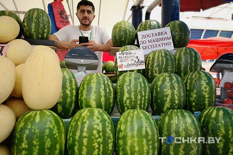 "У меня, как в Греции – все есть": сходили на Комаровку, посмотрели на цены "У меня, как в Греции – все есть": сходили на Комаровку, посмотрели на цены
